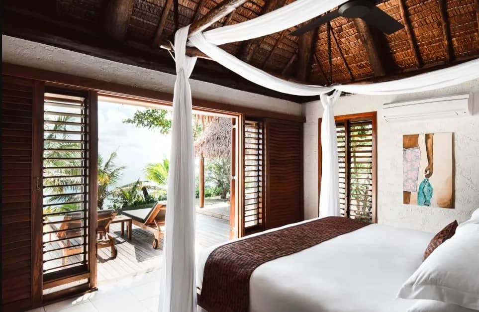 Beachfront Pool Villa - image