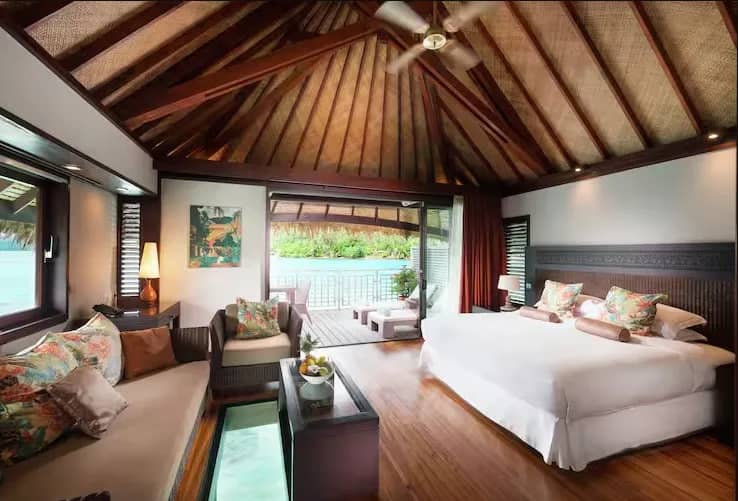 King Overwater Bungalow - image King Overwater Bungalow - image