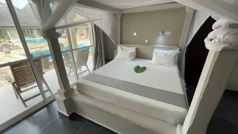 2 Bedroom Beach/Pool View - image