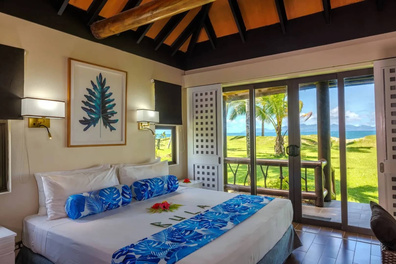 Deluxe Beachfront Villa - image