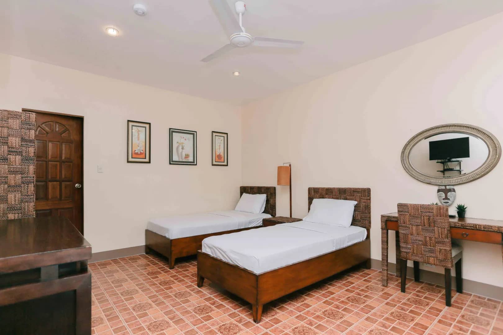 Deluxe Triple Room - image