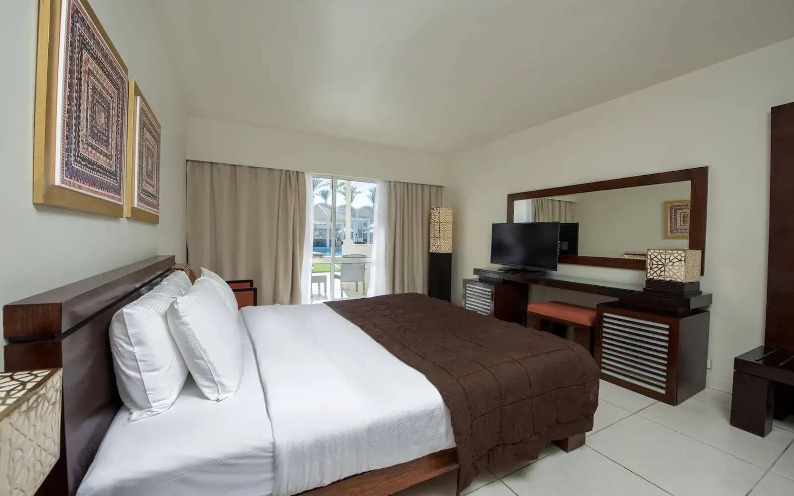 Superior Pool Room - image