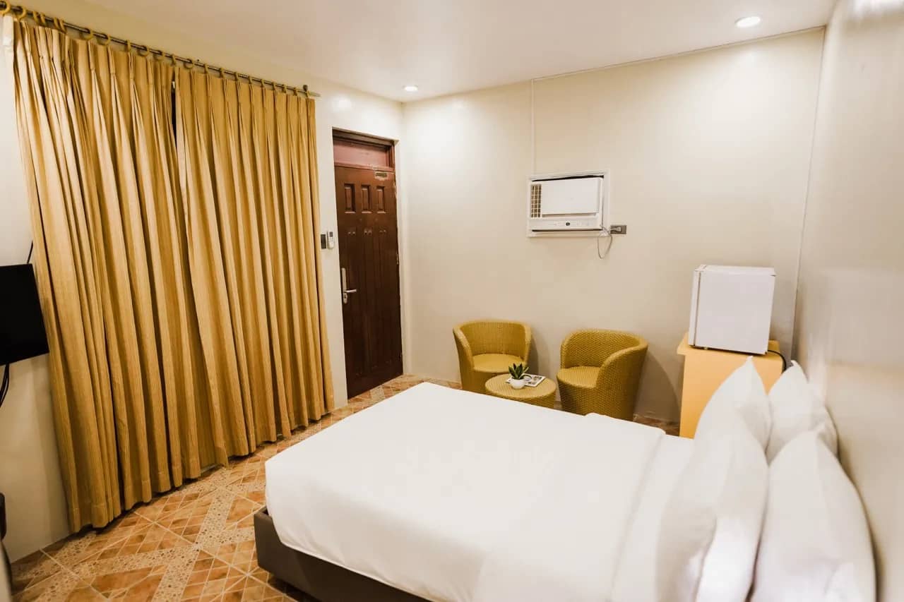 Deluxe Room - image