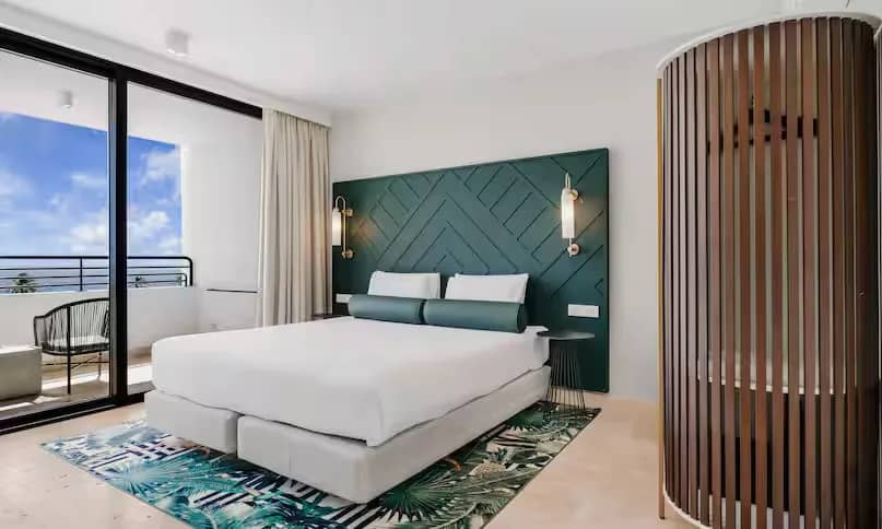 1 King Bed Suite- Oceanview - image