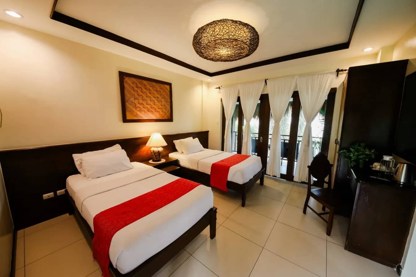 Superior Deluxe Twin Room - image