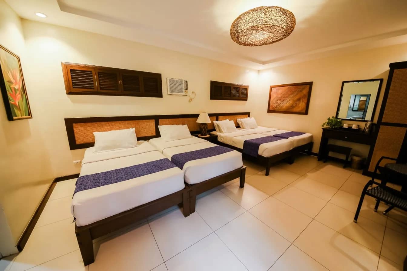 Superior Family Room - image