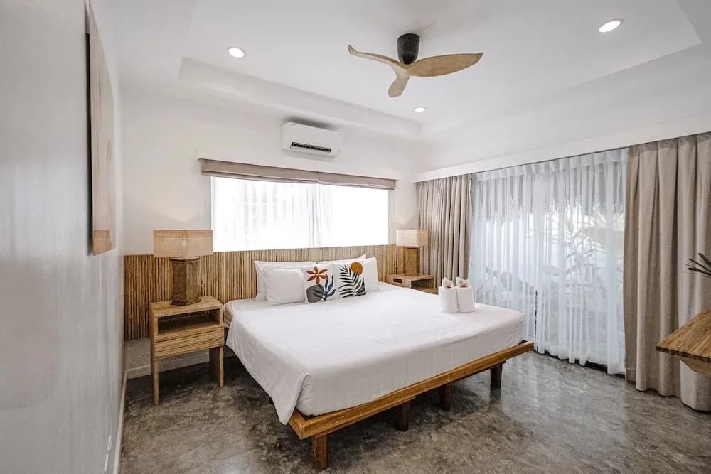 Deluxe Pool View Room - image