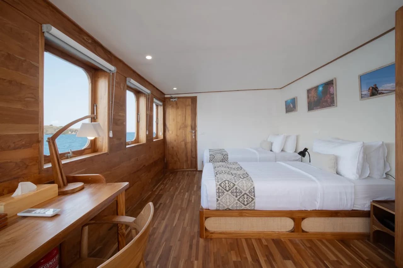Grand Deluxe Cabin Upper Deck - image