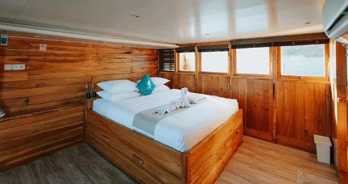 Sapphire Cabin - image