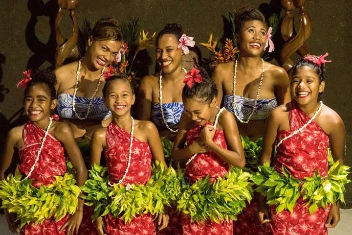 Local performers at Paradise Taveuni