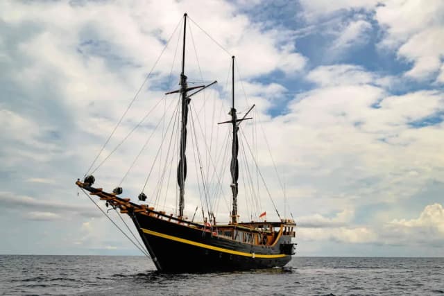 Thalassa Liveaboard Special October 2025