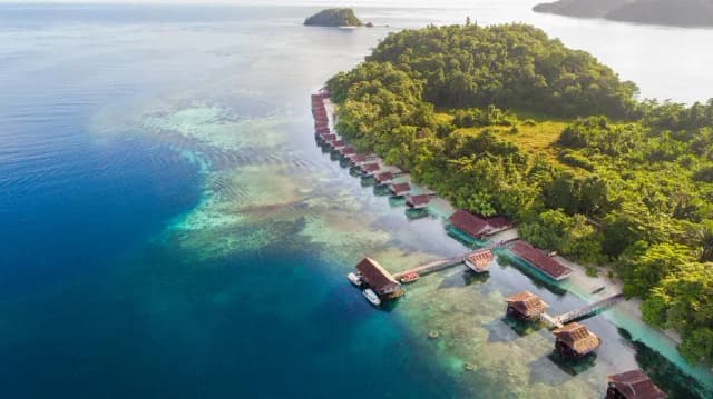 Papua Paradise Eco Resort Special November 2025