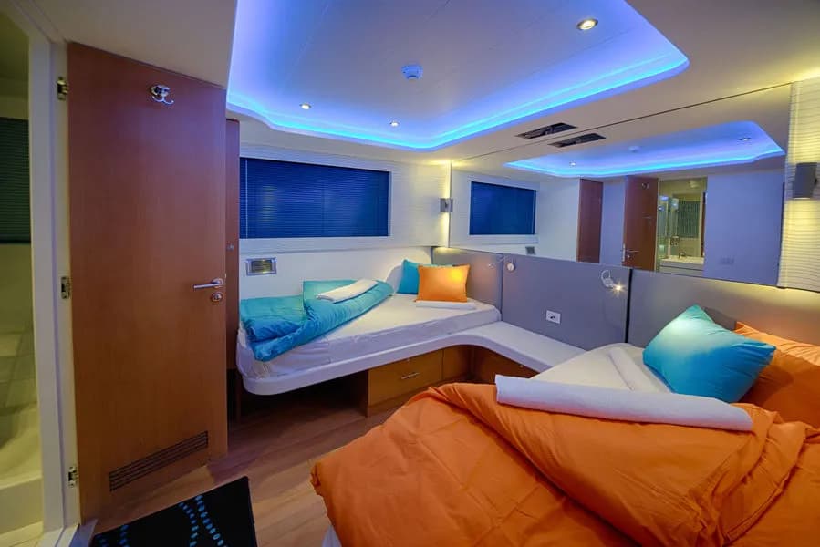 Double Cabin - image