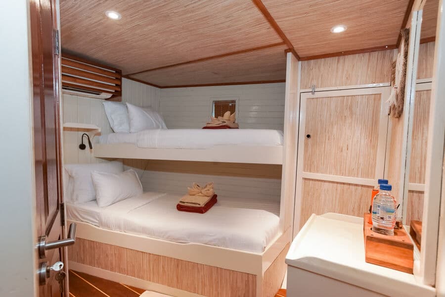 Twin Lower Deck - image