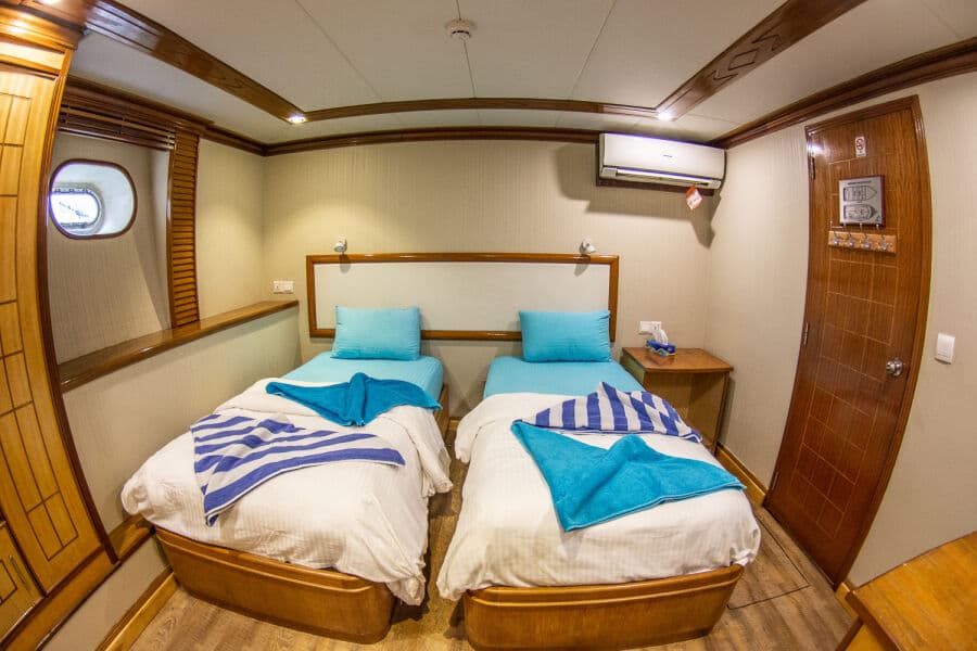 Twin Lower Deck - image