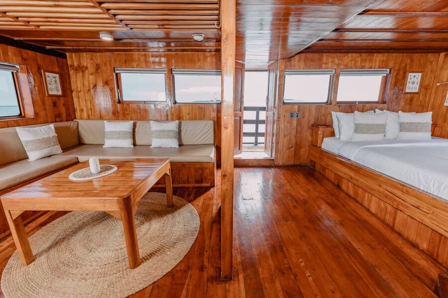 Suite Upper Deck - image