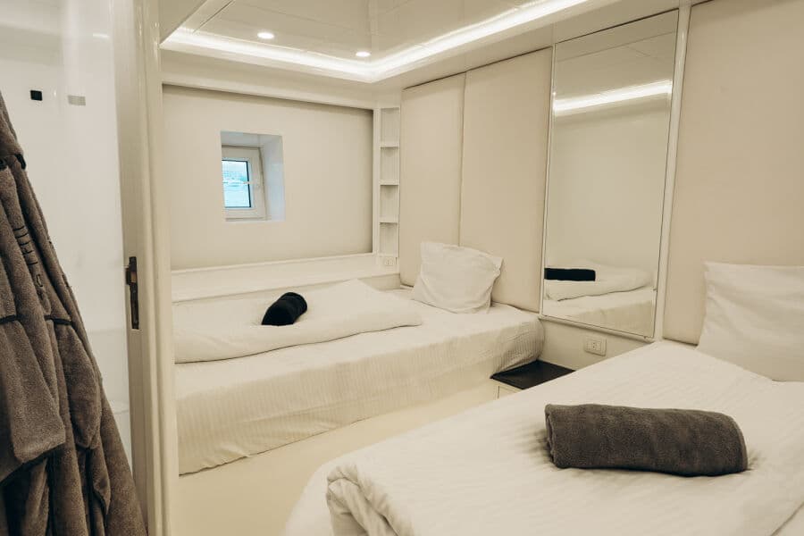 Twin Cabin A - Twin Beds, shareable Lower Deck - image