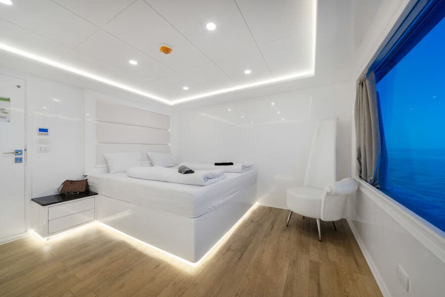 Suite B - Double Bed, Not shareable Main Deck - image