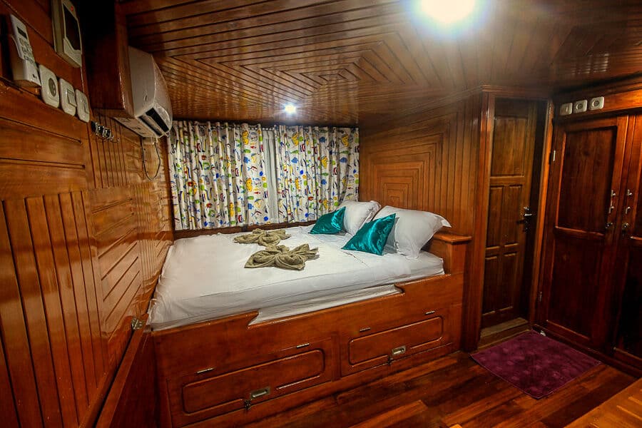 Master Upper Deck - image