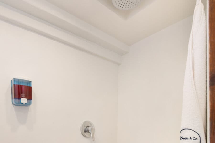 Double Bed Main Deck - image Double Bed Main Deck - image