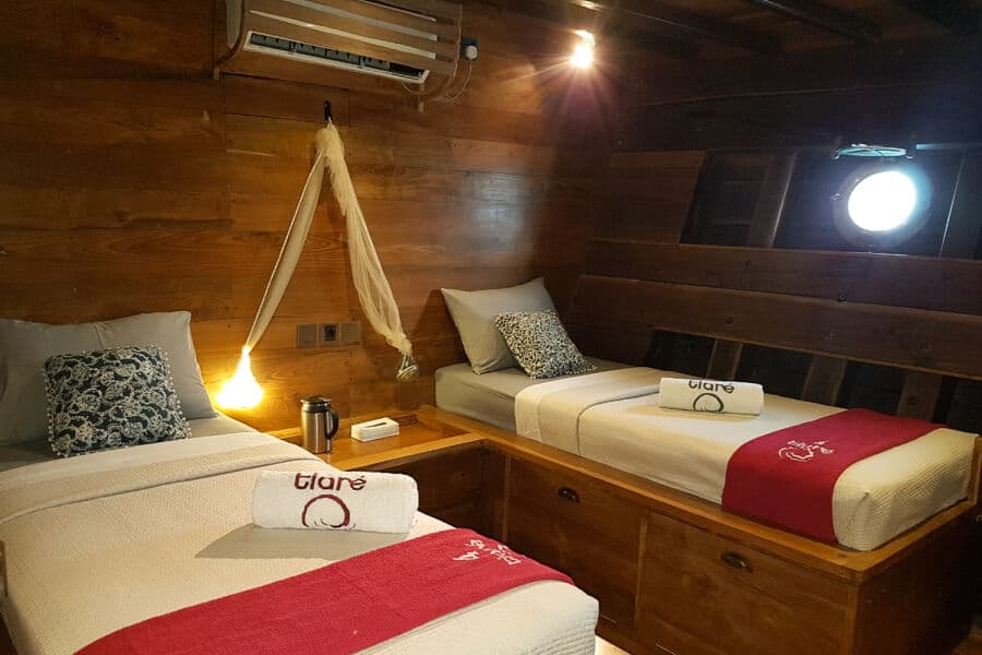 Twin Lower Deck - image