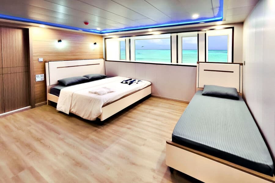 Suite - Double Bed & Single Bed Main Deck - image