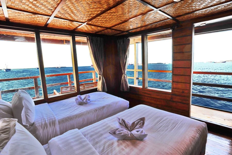 Twin Upper Deck - image