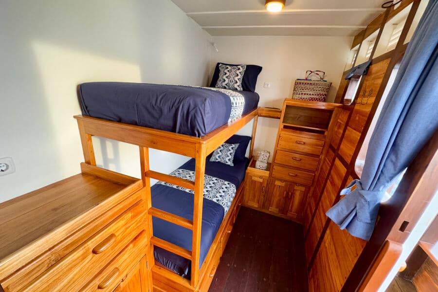 Twin Main Deck - image