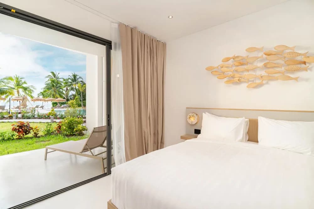 4* Cook's Bay Resort (Sep 19 - 26, 2026) - image 4* Cook's Bay Resort (Sep 19 - 26, 2026) - image