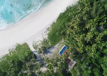 Honeymoon Bure Beachfront with pool - image Honeymoon Bure Beachfront with pool - image