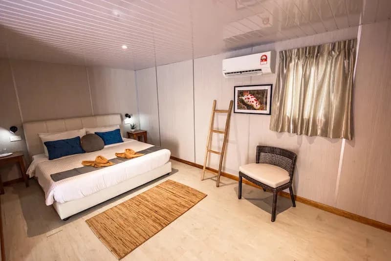 Deluxe Room, Seaventures Dive Rig - image Deluxe Room, Seaventures Dive Rig - image