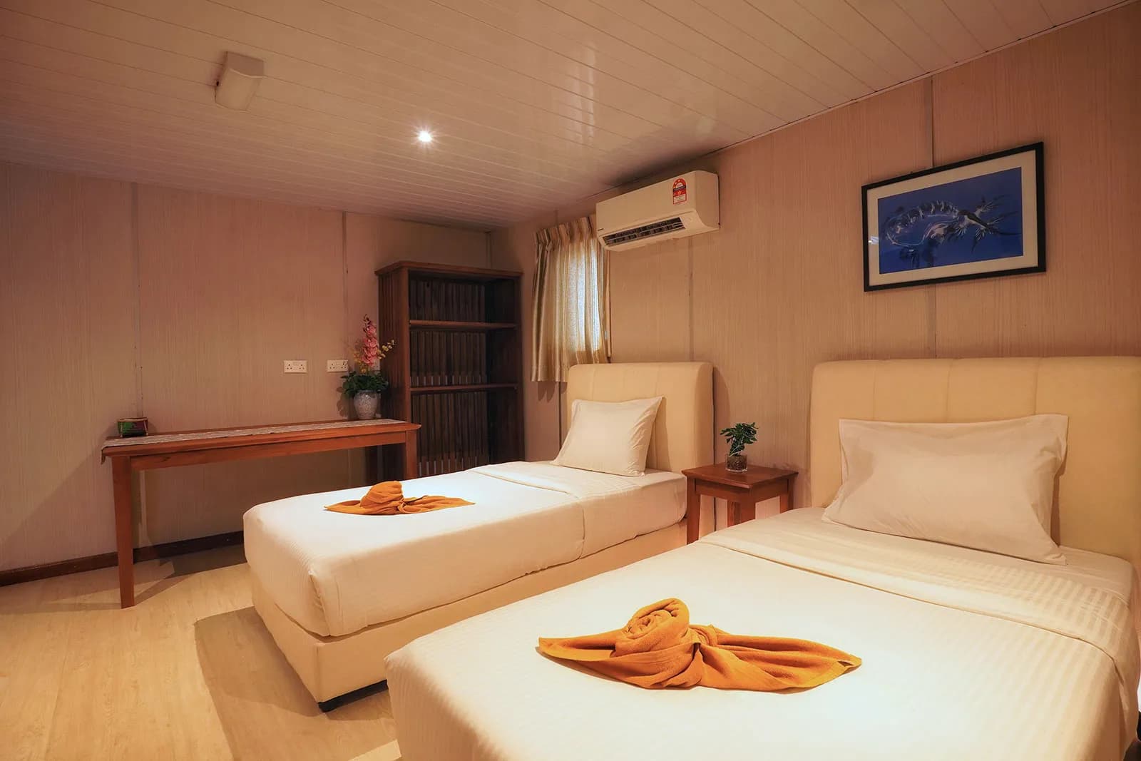 Standard Room, Seaventures Dive Rig - image Standard Room, Seaventures Dive Rig - image