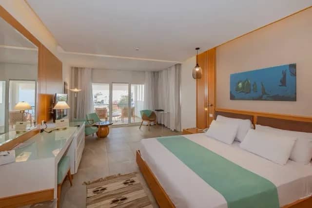 Standard Room (King) - image Standard Room (King) - image