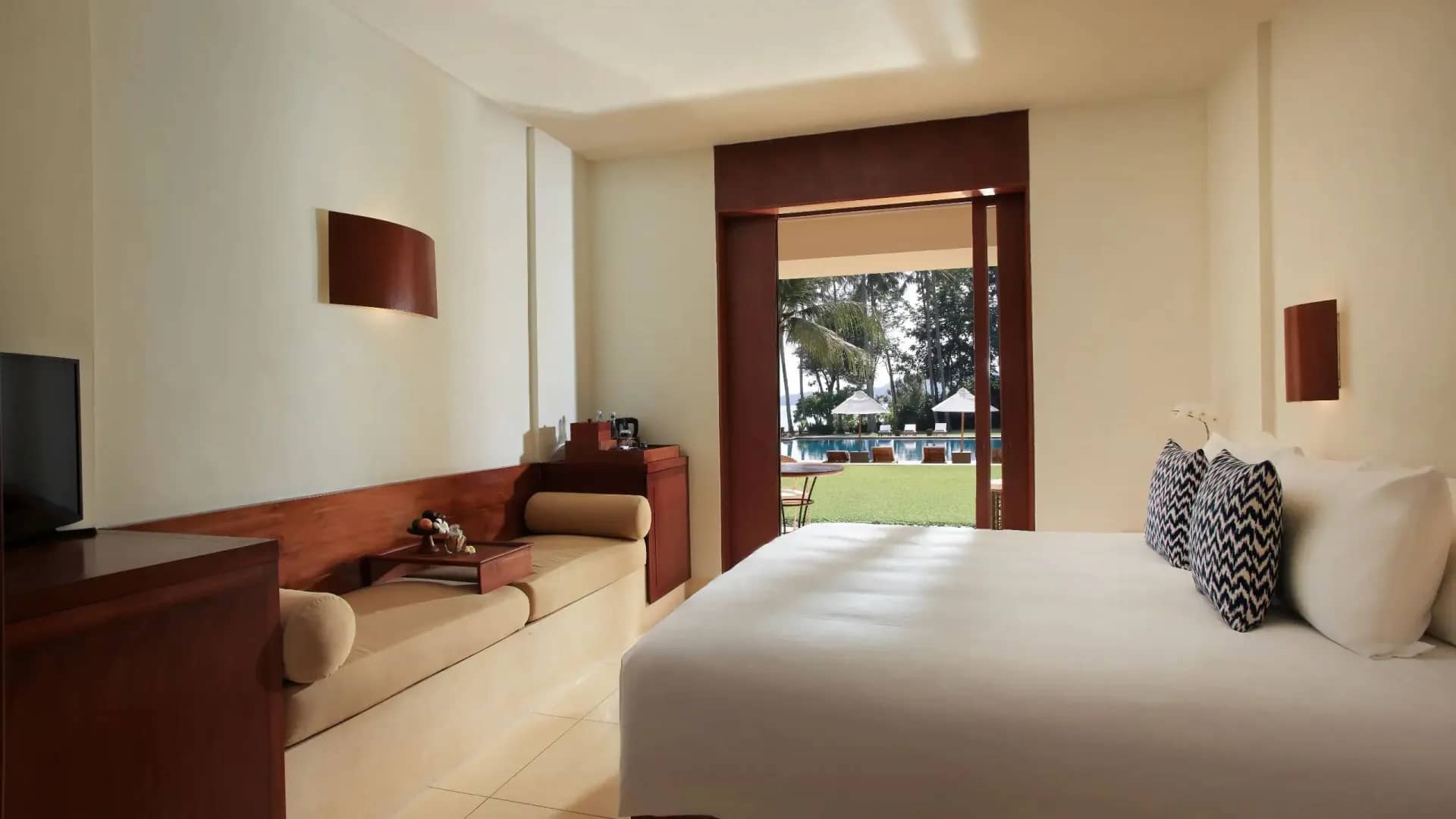 1 King Superior - image 1 King Superior - image