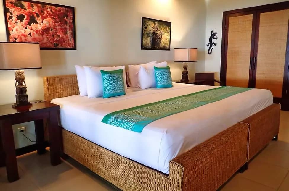 Seafront Villa - image Seafront Villa - image