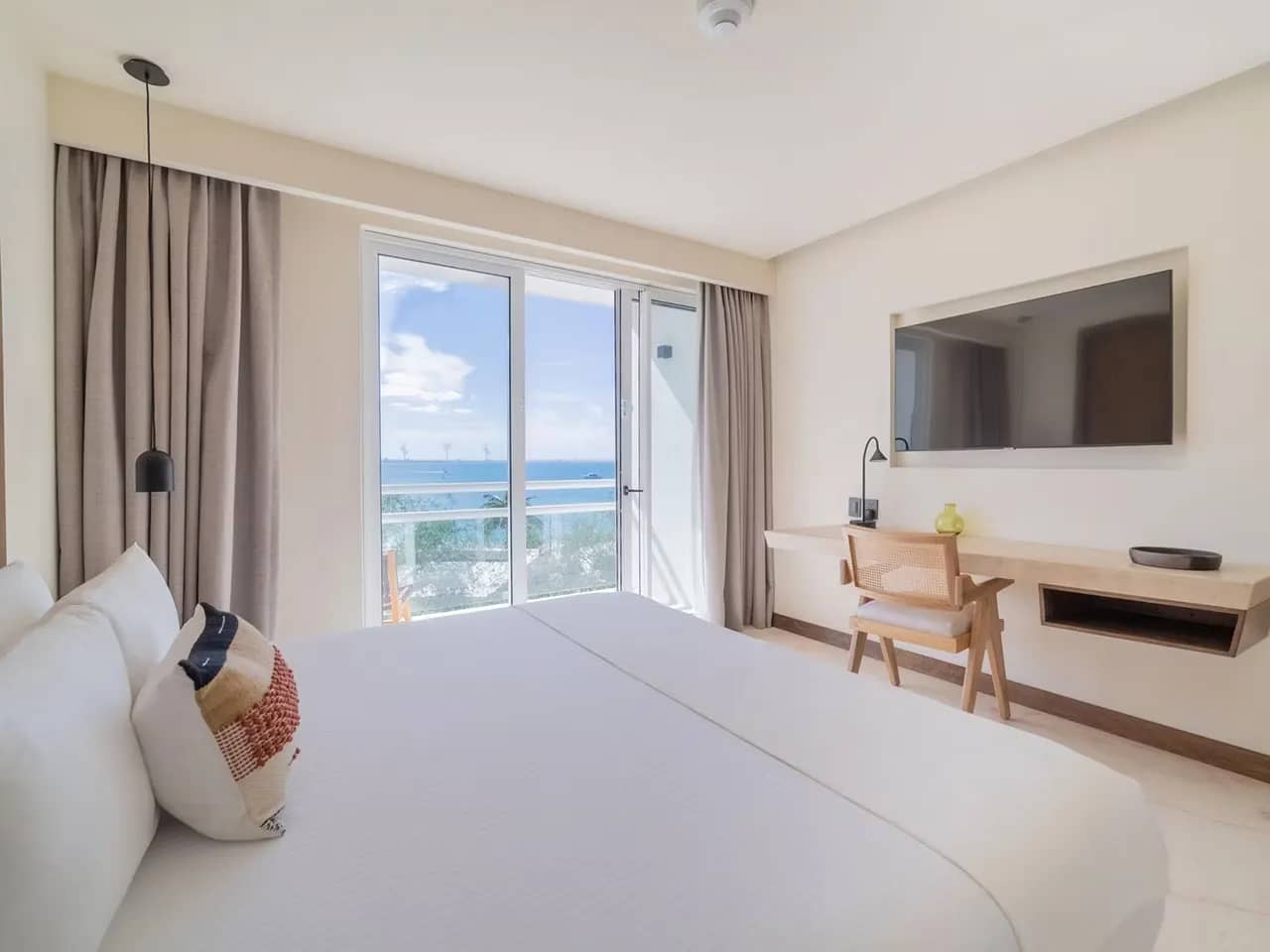 1 King Standard Sea View - image 1 King Standard Sea View - image