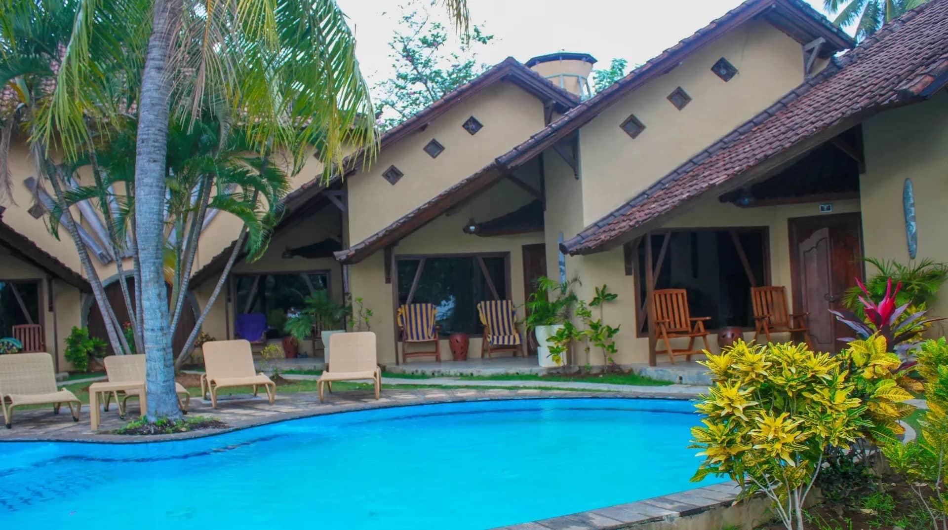 Pool Side Bungalow with Air-Con - image Pool Side Bungalow with Air-Con - image