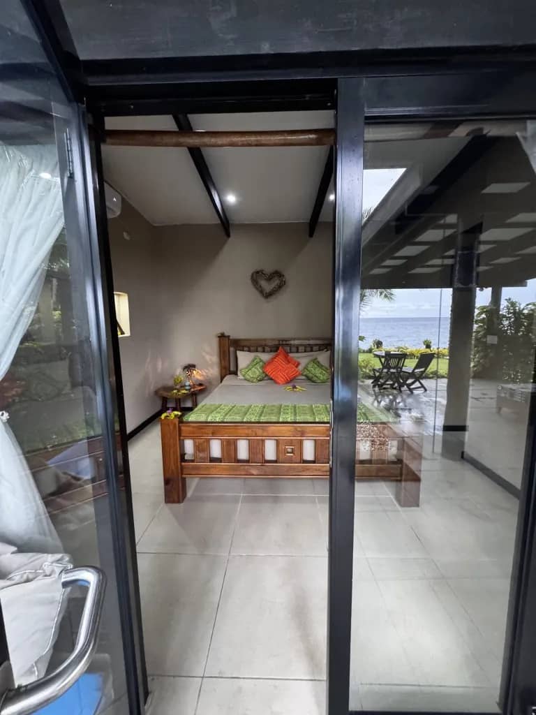 Luxury Oceanfront Rooms - image Luxury Oceanfront Rooms - image