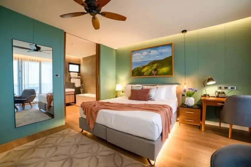 Deluxe Room - image Deluxe Room - image