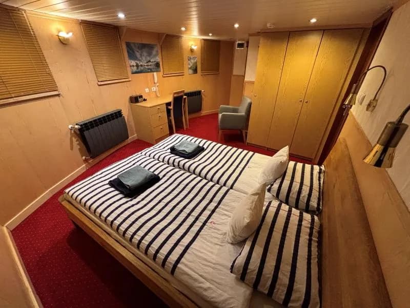 Twin Cabin with Windows - image Twin Cabin with Windows - image