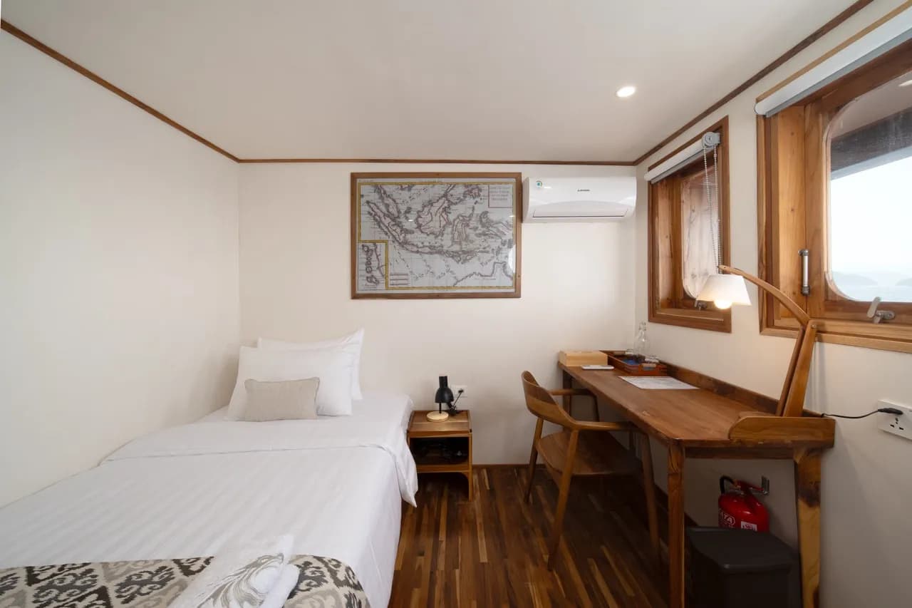 Single Cabin Upper Deck - image Single Cabin Upper Deck - image