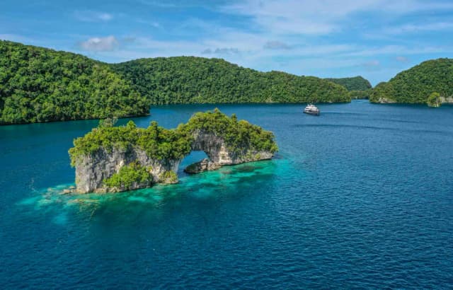 Liveaboard Diving in Palau Liveaboard Diving in Palau