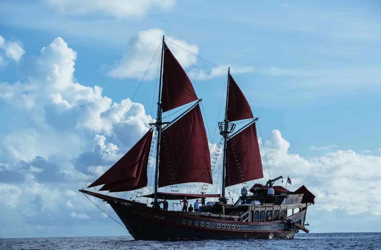 The Manta Mae Liveaboard on the water The Manta Mae Liveaboard on the water