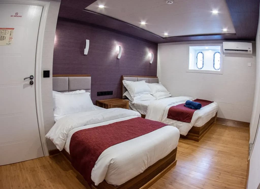 M/V Emperor Explorer