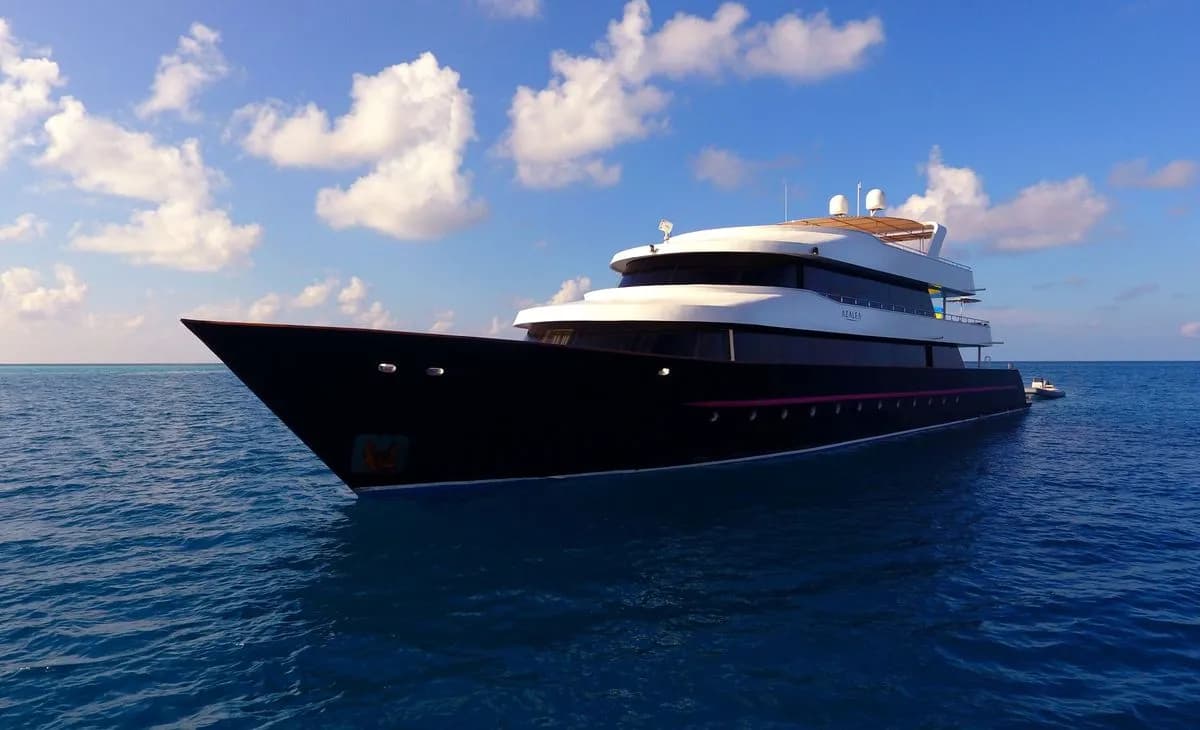 Exterior of the Azalea Liveaboard