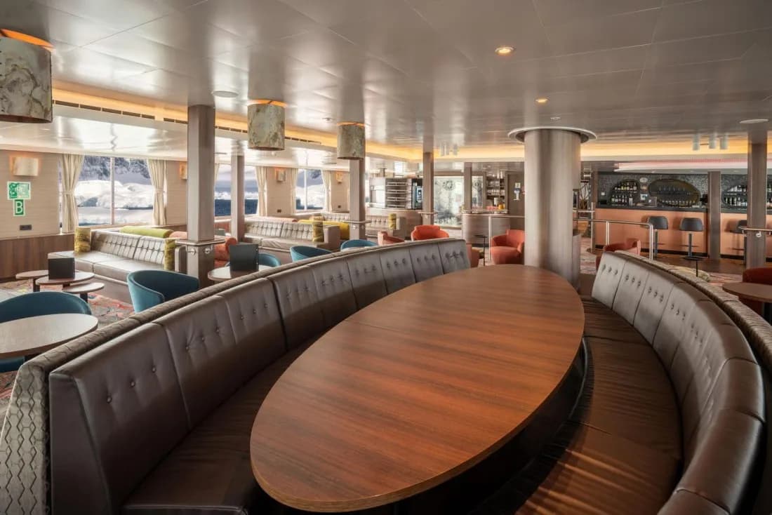 M/V Hondius Lounge