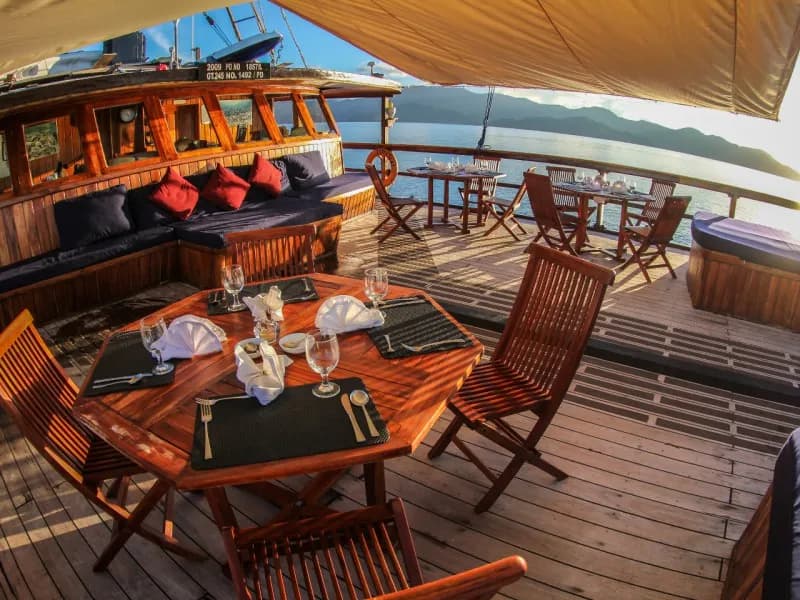 Outdoor dining area aboard the Damai I Liveaboard
