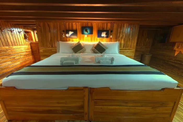 Interior of the Master Cabin aboard the Damai I (Dive Damai Liveaboard)
