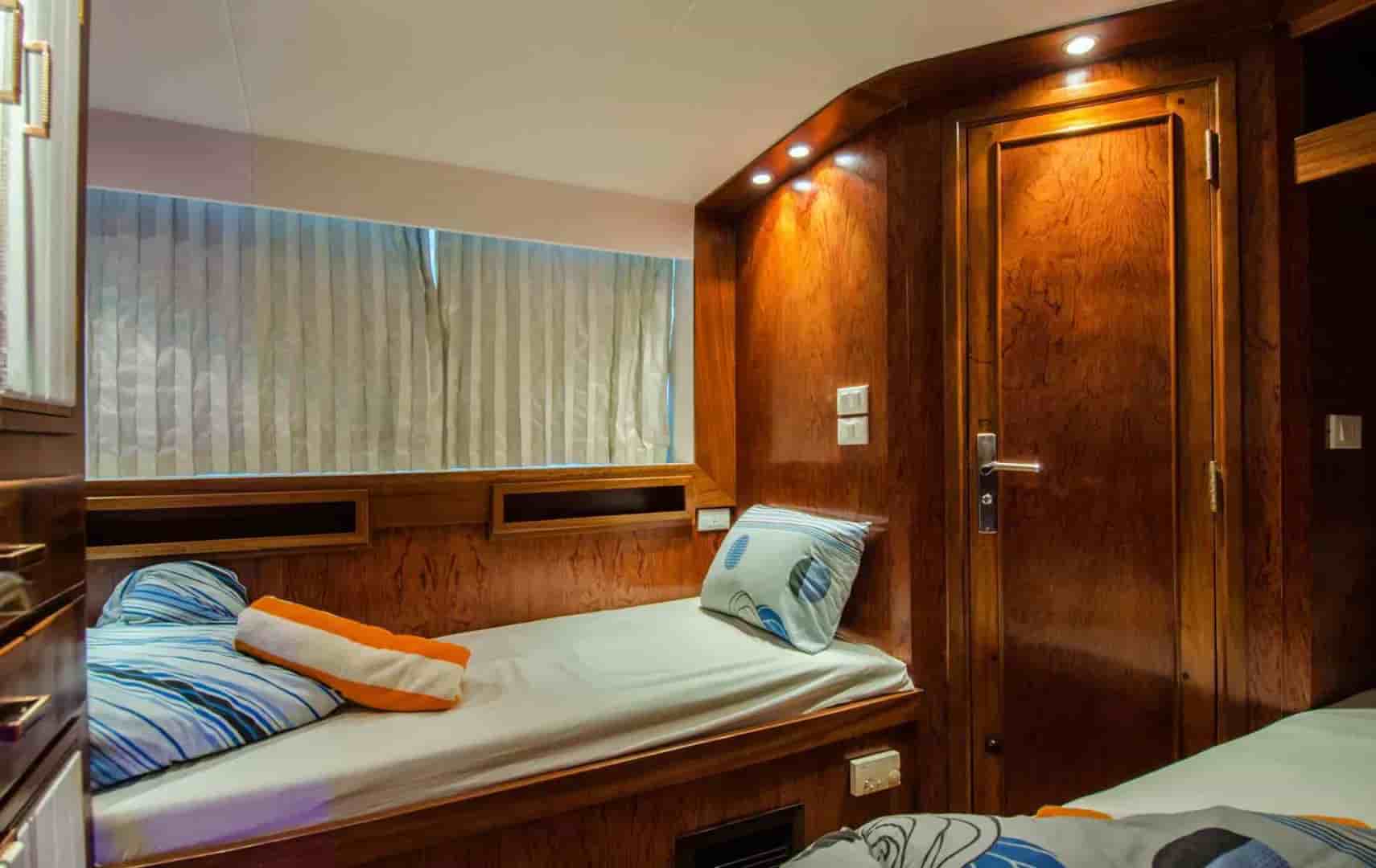 Thumbnail 1 Thumbnail 1