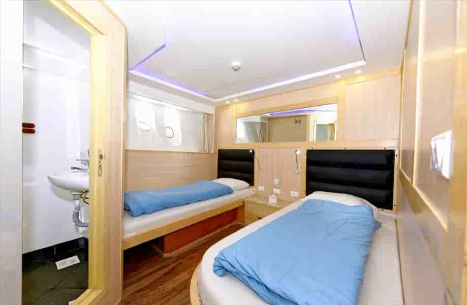 Thumbnail 4 Thumbnail 4